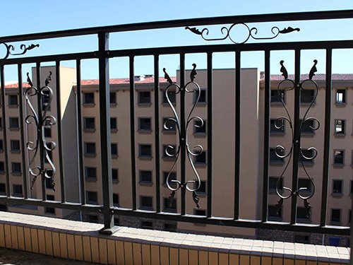 鐵藝陽臺護欄 鐵藝陽臺護欄