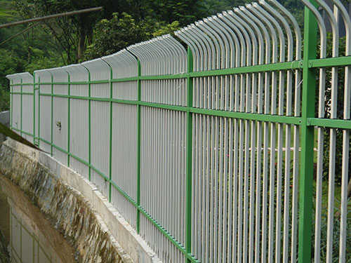 鋅鋼護欄(現(xiàn)貨) 鋅鋼護欄(現(xiàn)貨)