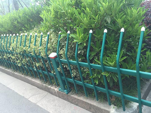 草坪鋅鋼護欄案例