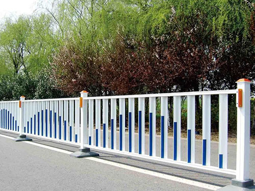 道路鋅鋼護(hù)欄案例 道路鋅鋼護(hù)欄案例